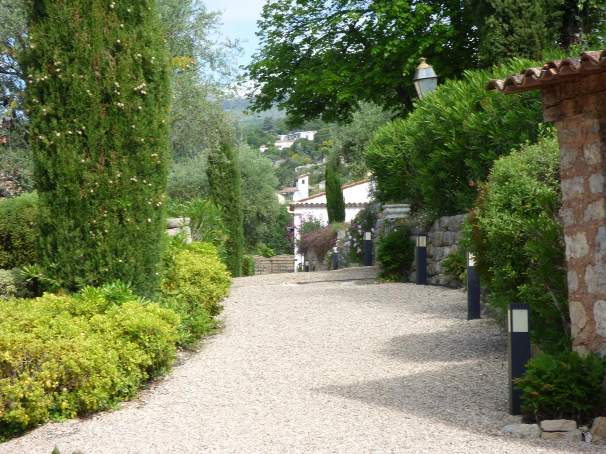 Apartment Cezanne With Heated Pool And Private Garden Chateauneuf-Grasse Exteriör bild